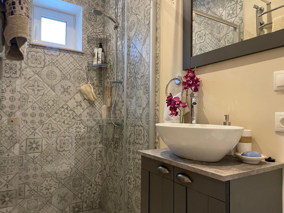Pristine 1Br Apt In City Center W/ Patio And Parking รีกา ภายนอก รูปภาพ